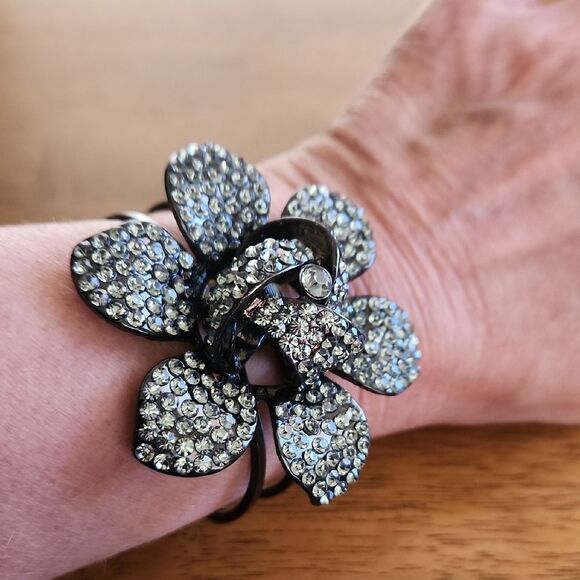 Silver and Black Floral Bracelet with Sparkling Crystals - Picture 2 of 7